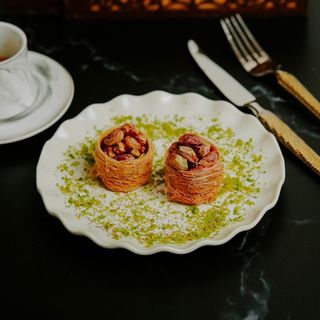 Nid d’oiseau à la pistache