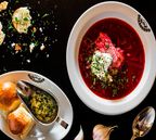 Борщ український з пампушками (300г, 2шт)