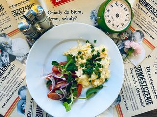 Jajecznica z 3 jaj na boczku