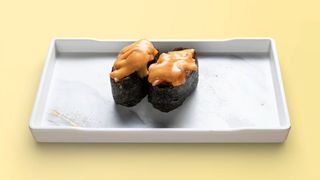 274.Гункан маги с пиканта сьомга