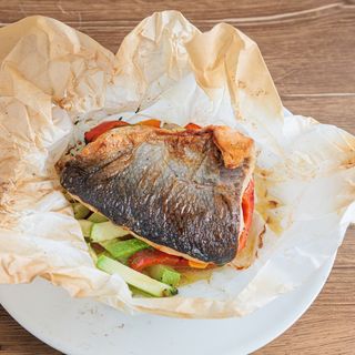 Salmon in the papir