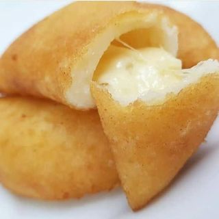 Empanada De Queso Rallado (1 Ud.)