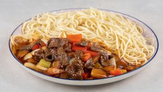 18. Noodles mixed stewed Beef and potato土豆烧牛肉拌面