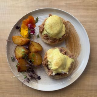 Huevos Benedictos con Pulled Pork