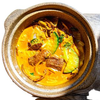 42. Tofu z warzywami w wybranym przez Ciebie sosie