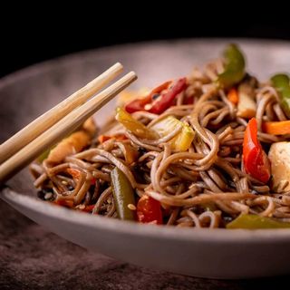 Yakisoba - Mistura oriental de vegetais e molho shoyu