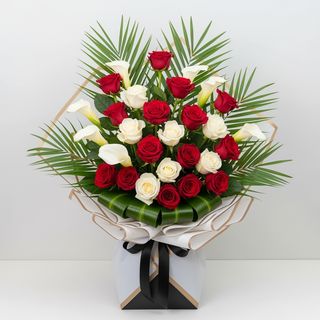 30 Roses Rouges Et Blanches Avec Callas