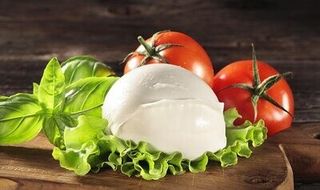 mozzarella di bufala campana dop 250 g e prosciutto crudo san daniele