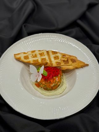 Тартар із слабосоленого лосося