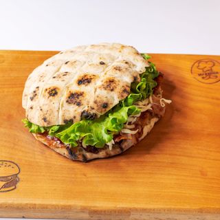 Sendvič sa slaninom u lepinji