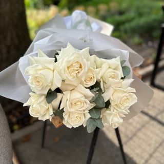 Букет із 9 французьких троянд 