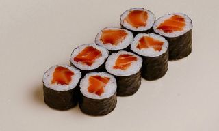 Hosomaki łosoś karakuhi  -8 szt-