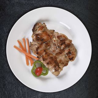 Пилешка бутна пържола( 120г)