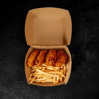 Курячі крильця з картоплею фрі 200/100