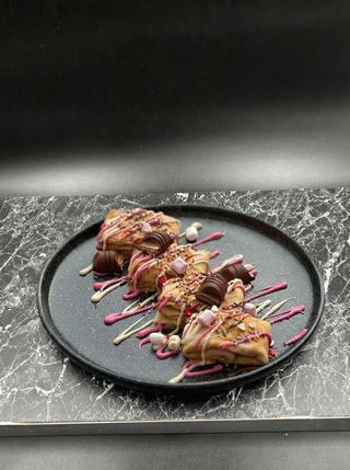 Clătita Kinder Bueno + 2 toppinguri