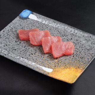99.Sashimi de atún (6 uds.)