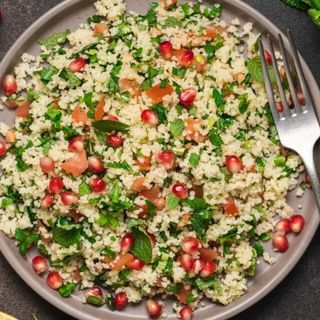 სალათი ტაბულე კუსკუსით და ბოსტნეულით