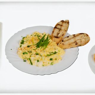 Бъркани яйца с брускета (300г)