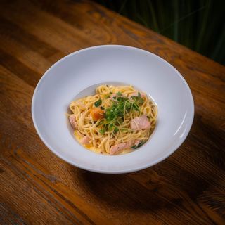 Tagliolini z łososiem