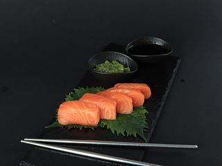 Sashimi Łosoś - 5 szt. (100g)