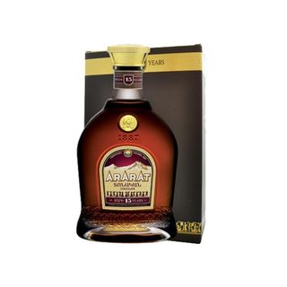 Կոնյակ Արարատ Տոնական 15*  0.7լ, , հատ