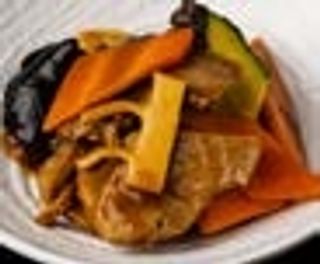 manzo con bambù e funghi