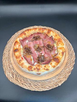 Pizza De Pastrami (32 Cm.)