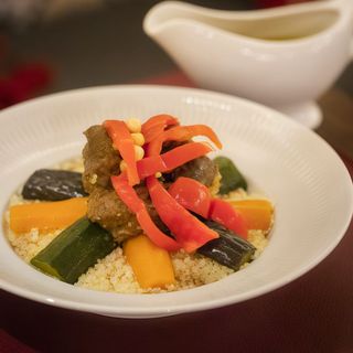 Cuscús De Carne Con Verduras A Base De Quinoa