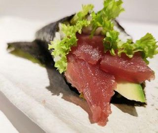 Temaki tonno e avocado