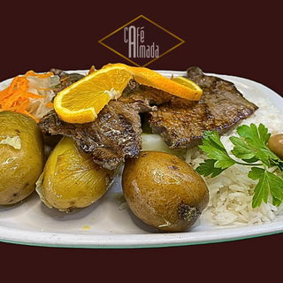 Postinha de Vitela com arroz, legumes e batata à murro