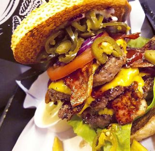 Menú Chilli Cheese Burger (130 G.)