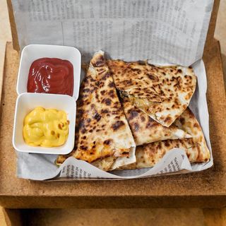 Касадия с червен боб