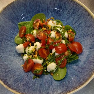 Капрезе  (240г)