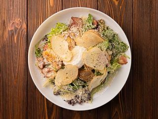 Салат Цезар з куркою та яйцем пашот (310g)