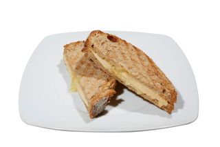 Tosta de Frango e Queijo em Pão Saloio