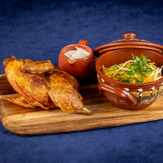 ½ PUI LA CEAUN CU MĂMĂLIGUŢĂ ȘI MUJDEI