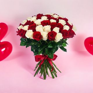 BUCHET 51 TRANDAFIRI ALBI SI ROSII