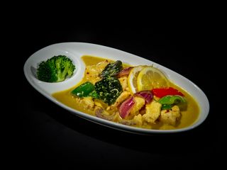 110C. Pollo Con Salsa De Curry