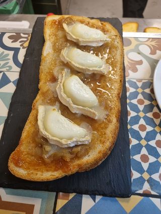 Torrada De Queso Cabra