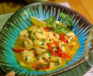 Gamberetti in vino con pane