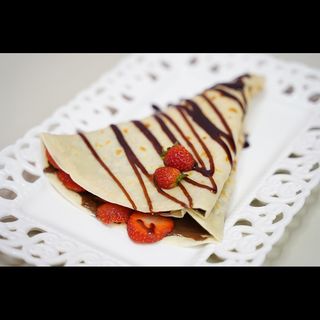 Clatite cu nutella si capsuni