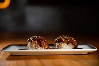 Nigiri de anguila 
