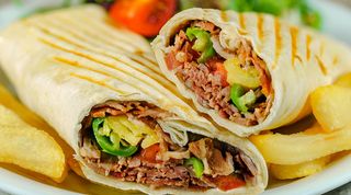 4 Super kebab mare, 2 cartofi prajiti si 2 băutură