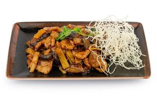 208.Wieprzowina z Pędami Bambusa (330g)