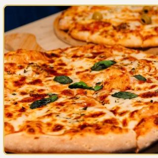 Pizzas Pepperoni (Mediana)