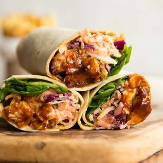 Pollo Frito Estilo Sureno con Cerdo Desmenuzado