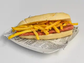 Panino wurstel e patatine