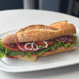 Bocadillo Caliente De Lomo Completo