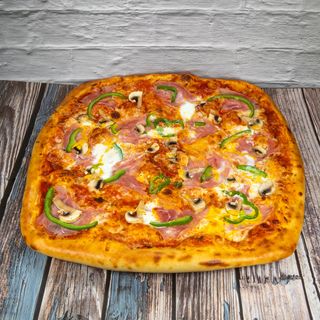 Пица Капричоза (500г)