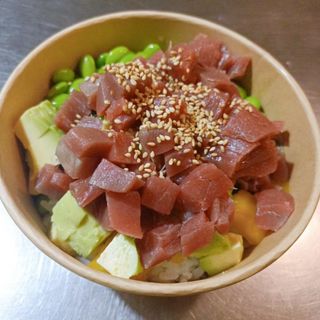Poke atún